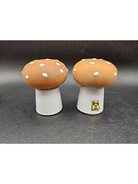 Vintage Holt Howard Mushroom Salt and Pepper Shakers MCM